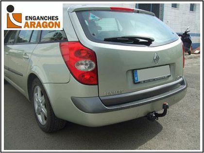 Фаркоп Aragon для Renault Laguna II универсал (вкл. Grandtour ) 2001-2007. Артикул E5216BA